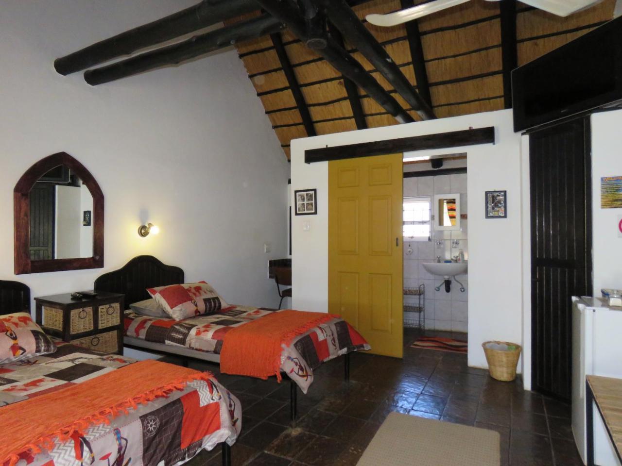 أوتجيوارونغو Lion'S Den Guesthouse المظهر الخارجي الصورة