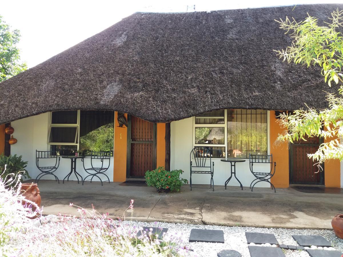أوتجيوارونغو Lion'S Den Guesthouse المظهر الخارجي الصورة