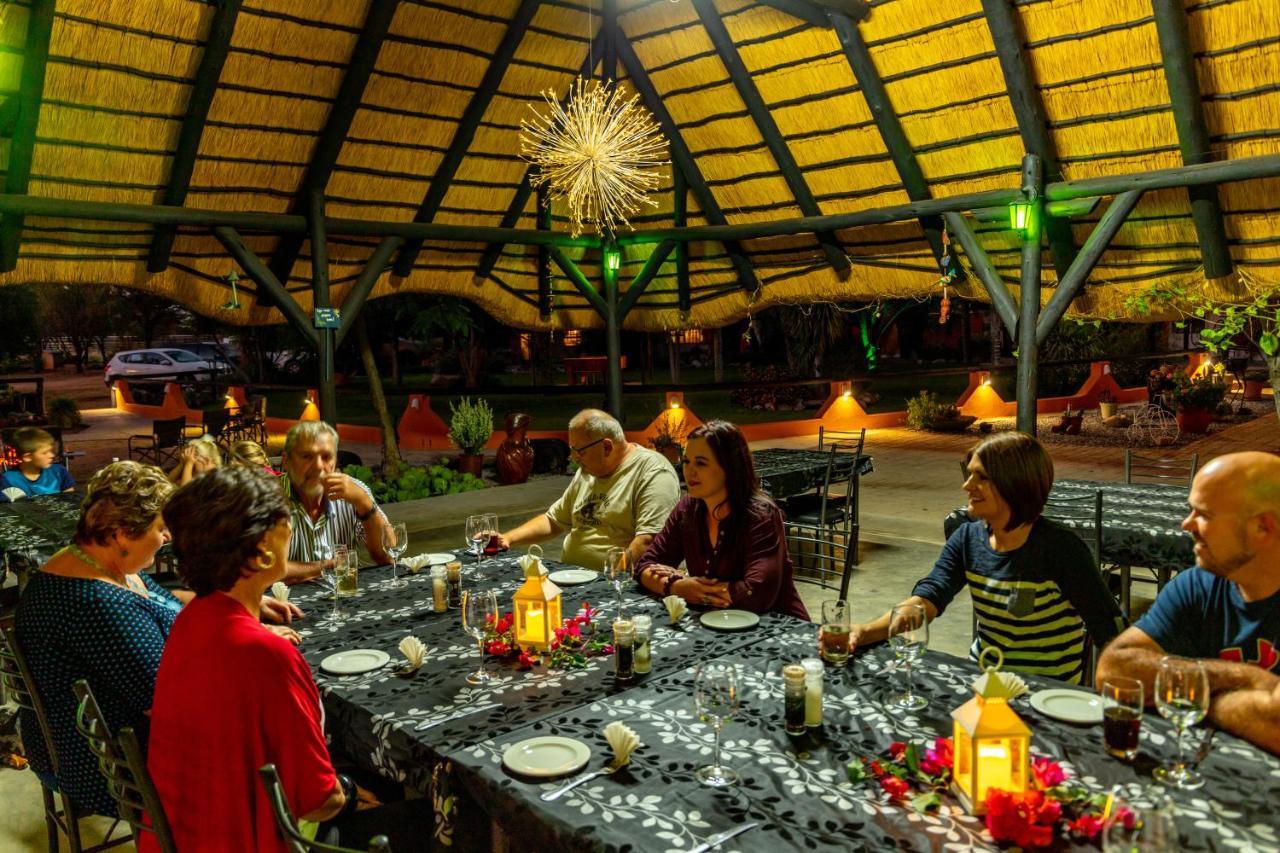 أوتجيوارونغو Lion'S Den Guesthouse المظهر الخارجي الصورة