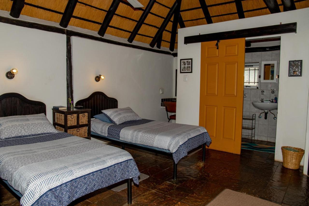 أوتجيوارونغو Lion'S Den Guesthouse المظهر الخارجي الصورة