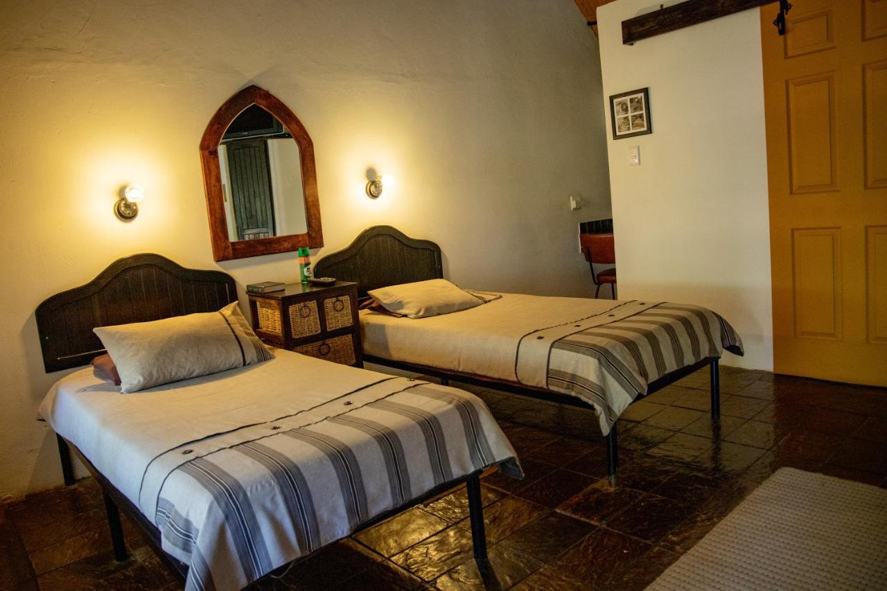 أوتجيوارونغو Lion'S Den Guesthouse المظهر الخارجي الصورة