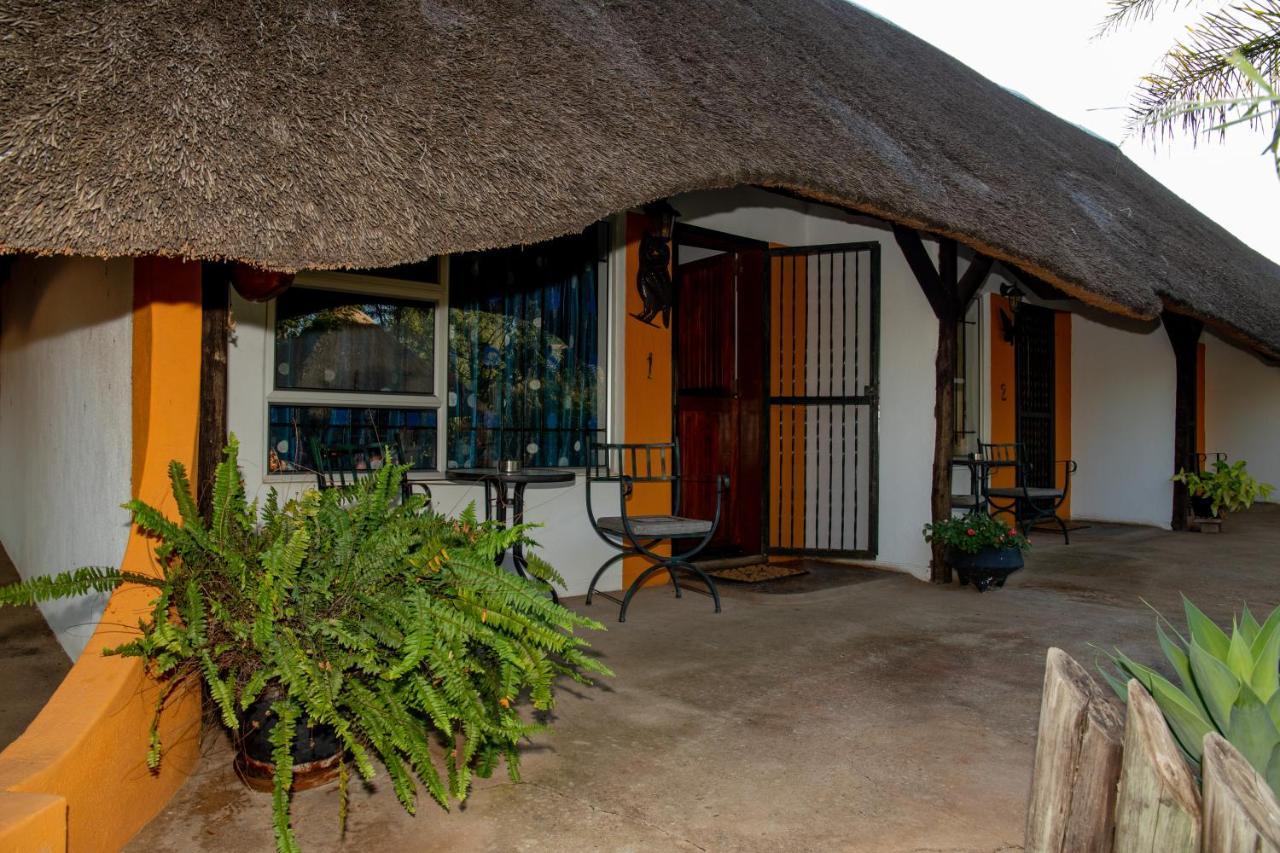 أوتجيوارونغو Lion'S Den Guesthouse المظهر الخارجي الصورة