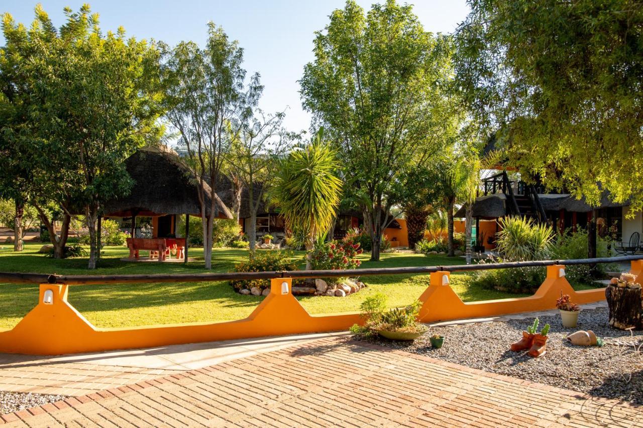 أوتجيوارونغو Lion'S Den Guesthouse المظهر الخارجي الصورة