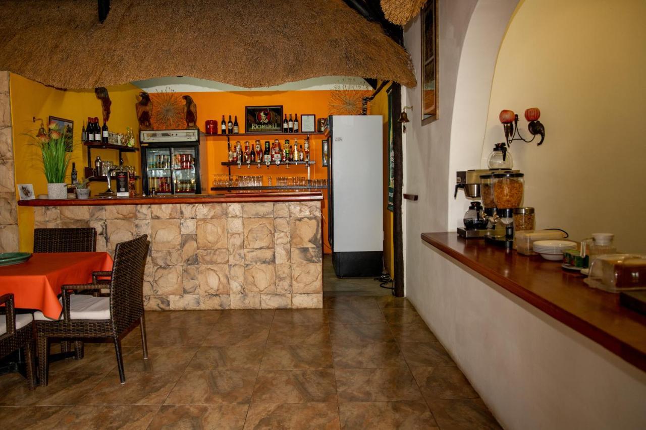 أوتجيوارونغو Lion'S Den Guesthouse المظهر الخارجي الصورة
