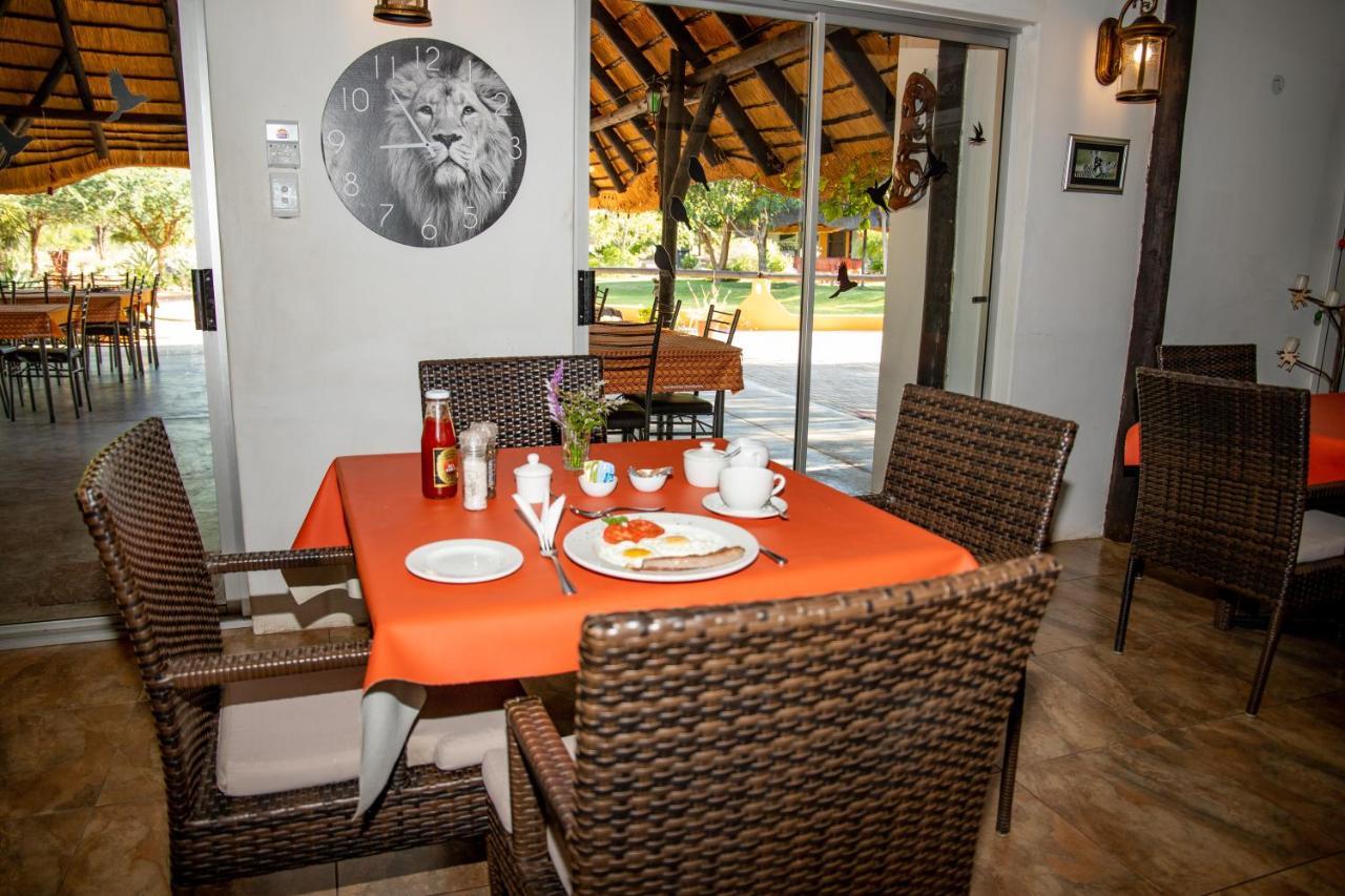 أوتجيوارونغو Lion'S Den Guesthouse المظهر الخارجي الصورة