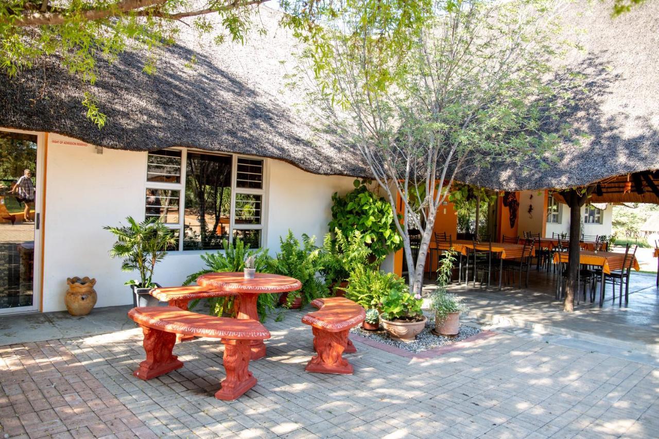 أوتجيوارونغو Lion'S Den Guesthouse المظهر الخارجي الصورة