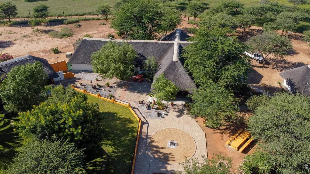 أوتجيوارونغو Lion'S Den Guesthouse المظهر الخارجي الصورة
